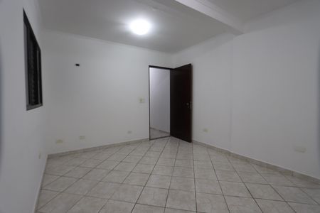 Casa para alugar com 100m², 2 quartos e 2 vagasSuíte