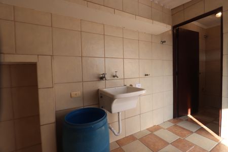 Casa para alugar com 100m², 2 quartos e 2 vagasLavanderia