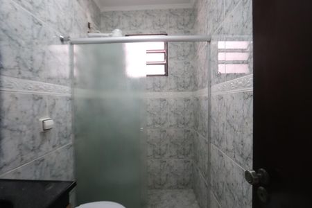 Casa para alugar com 100m², 2 quartos e 2 vagasBanheiro Social