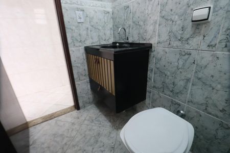 Casa para alugar com 100m², 2 quartos e 2 vagasBanheiro Social