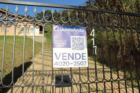 Casa à venda com 1000m², 2 quartos e 10 vagas Casa à venda com 1000m², 2 quartos e 10 vagasFachada