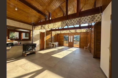 Casa à venda com 1000m², 2 quartos e 10 vagas Casa à venda com 1000m², 2 quartos e 10 vagasSala