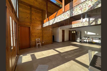 Sala de casa à venda com 2 quartos, 1000m² em Portal da Serra, Barueri