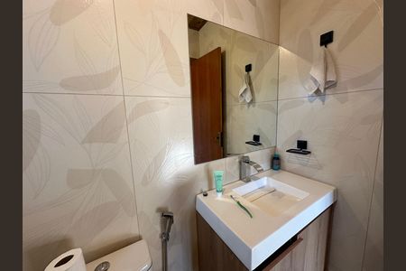 Casa à venda com 1000m², 2 quartos e 10 vagas Casa à venda com 1000m², 2 quartos e 10 vagasBanheiro da Suíte 1