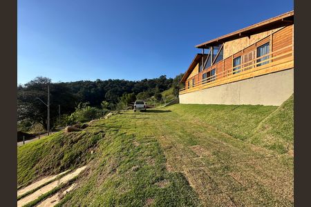 Casa à venda com 1000m², 2 quartos e 10 vagas Casa à venda com 1000m², 2 quartos e 10 vagasQuintal