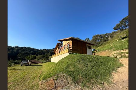 Casa à venda com 1000m², 2 quartos e 10 vagas Casa à venda com 1000m², 2 quartos e 10 vagasQuintal