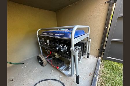 Gerador de energia (gasolina) de casa à venda com 2 quartos, 1000m² em Portal da Serra, Barueri