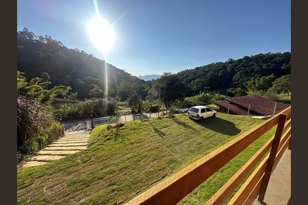 Casa à venda com 1000m², 2 quartos e 10 vagas Casa à venda com 1000m², 2 quartos e 10 vagasVaranda