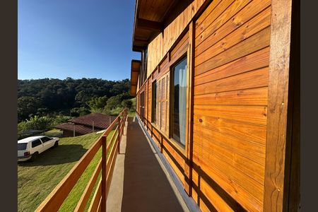 Casa à venda com 1000m², 2 quartos e 10 vagas Casa à venda com 1000m², 2 quartos e 10 vagasVaranda