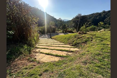 Quintal de casa à venda com 2 quartos, 1000m² em Portal da Serra, Barueri