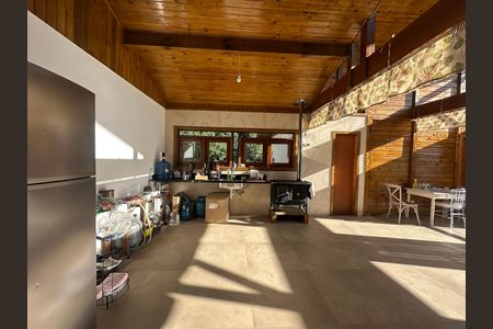 Casa à venda com 1000m², 2 quartos e 10 vagas Casa à venda com 1000m², 2 quartos e 10 vagasCozinha