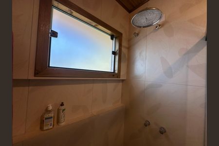 Casa à venda com 1000m², 2 quartos e 10 vagas Casa à venda com 1000m², 2 quartos e 10 vagasBanheiro da Suíte 1