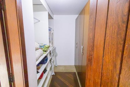 Casa à venda com 500m², 5 quartos e 7 vagasCloset