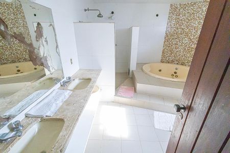 Casa à venda com 500m², 5 quartos e 7 vagasSuite