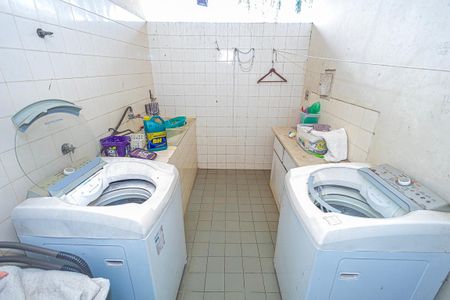 Casa à venda com 500m², 5 quartos e 7 vagasArea de serviço