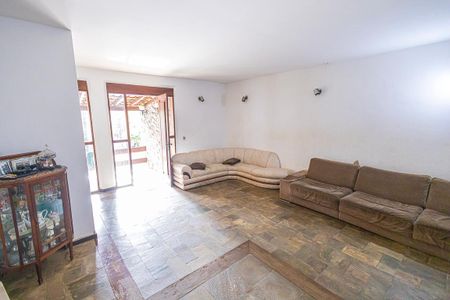 Casa à venda com 500m², 5 quartos e 7 vagasSala