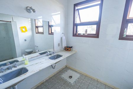 Casa à venda com 500m², 5 quartos e 7 vagasBanheiro