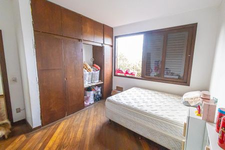 Casa à venda com 500m², 5 quartos e 7 vagasQuarto 2