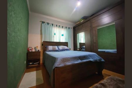 Casa à venda com 140m², 3 quartos e 2 vagas Casa à venda com 140m², 3 quartos e 2 vagasQuarto