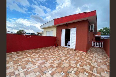 Casa à venda com 140m², 3 quartos e 2 vagas Casa à venda com 140m², 3 quartos e 2 vagasÁrea Externa