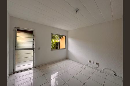 Sala de casa de condomínio à venda com 2 quartos, 68m² em Vargem Pequena, Rio de Janeiro