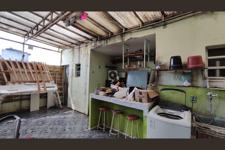 Casa à venda com 240m², 6 quartos e 2 vagas Casa à venda com 240m², 6 quartos e 2 vagasÁrea de Serviço
