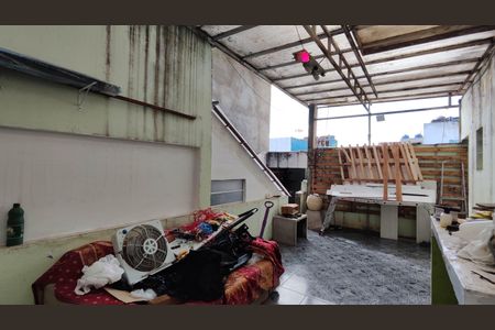 Casa à venda com 240m², 6 quartos e 2 vagas Casa à venda com 240m², 6 quartos e 2 vagasÁrea de Serviço