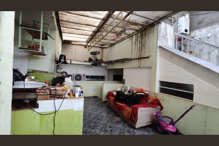 Casa à venda com 240m², 6 quartos e 2 vagas Casa à venda com 240m², 6 quartos e 2 vagasÁrea de Serviço