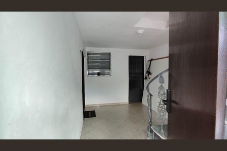 Casa à venda com 240m², 6 quartos e 2 vagas Casa à venda com 240m², 6 quartos e 2 vagasHall de entrada