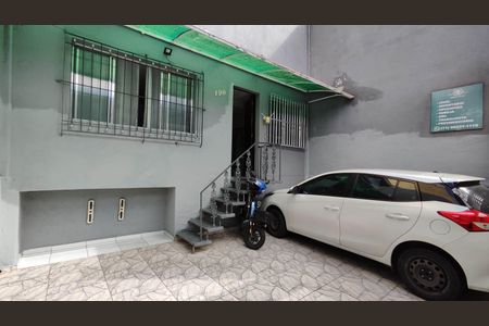 Casa à venda com 240m², 6 quartos e 2 vagas Casa à venda com 240m², 6 quartos e 2 vagasGaragem