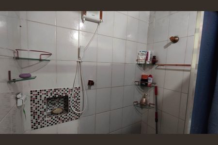 Casa à venda com 240m², 6 quartos e 2 vagas Casa à venda com 240m², 6 quartos e 2 vagasBanheiro social