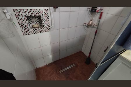 Casa à venda com 240m², 6 quartos e 2 vagas Casa à venda com 240m², 6 quartos e 2 vagasBanheiro social