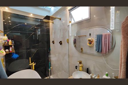 Casa à venda com 240m², 6 quartos e 2 vagas Casa à venda com 240m², 6 quartos e 2 vagasBanheiro da Suíte 2