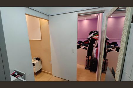 Casa à venda com 240m², 6 quartos e 2 vagas Casa à venda com 240m², 6 quartos e 2 vagasQuarto 1