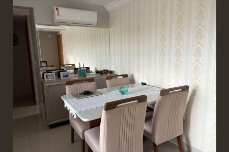 Apartamento à venda com 77m², 3 quartos e 2 vagasSala