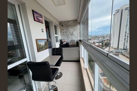 Apartamento à venda com 77m², 3 quartos e 2 vagasVaranda