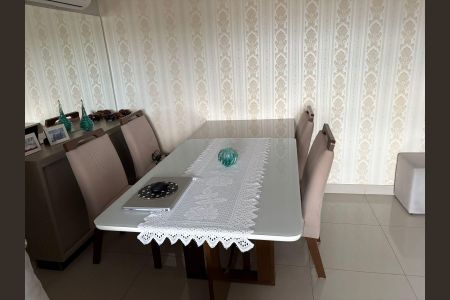 Apartamento à venda com 77m², 3 quartos e 2 vagasSala