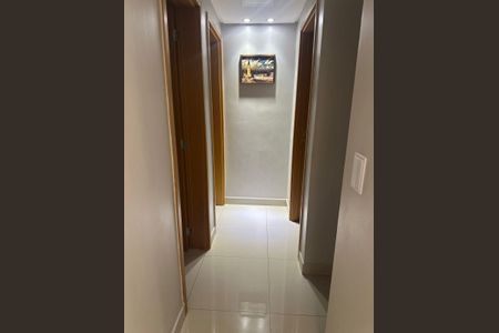Apartamento à venda com 77m², 3 quartos e 2 vagasCorredor