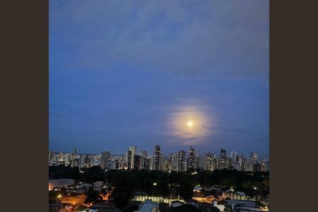 Apartamento à venda com 77m², 3 quartos e 2 vagasVista