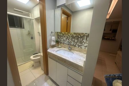 Apartamento à venda com 77m², 3 quartos e 2 vagasBanheiro