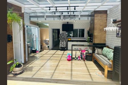 Casa à venda com 236m², 4 quartos e 5 vagasFoto 02