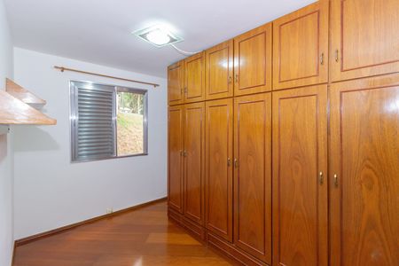 Quarto 1 de apartamento para alugar com 2 quartos, 56m² em Jardim Pinheiros, São Paulo