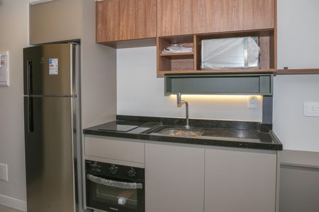 Sala e Cozinha de kitnet/studio para alugar com 1 quarto, 45m² em Perdizes, São Paulo