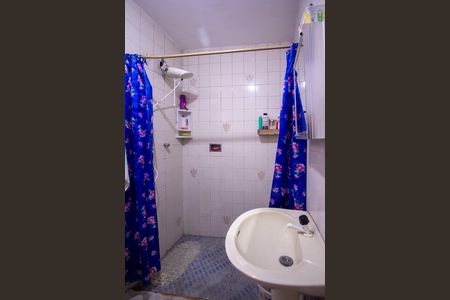 Casa para alugar com 48m², 2 quartos e 1 vaga Casa para alugar com 48m², 2 quartos e 1 vagaBanheiro Social