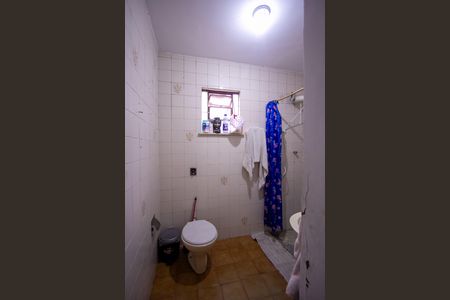 Casa para alugar com 48m², 2 quartos e 1 vaga Casa para alugar com 48m², 2 quartos e 1 vagaBanheiro Social