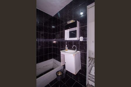 Casa para alugar com 48m², 2 quartos e 1 vaga Casa para alugar com 48m², 2 quartos e 1 vagaBanheiro da Suíte