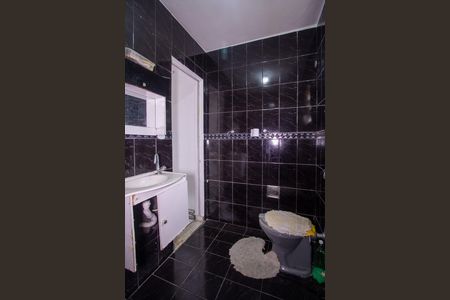 Casa para alugar com 48m², 2 quartos e 1 vaga Casa para alugar com 48m², 2 quartos e 1 vagaBanheiro da Suíte