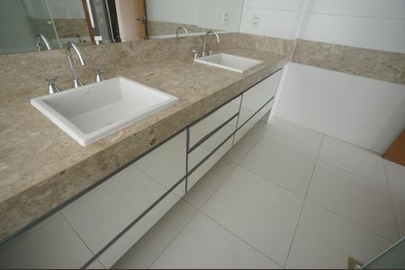 Apartamento à venda com 190m², 3 quartos e 2 vagas