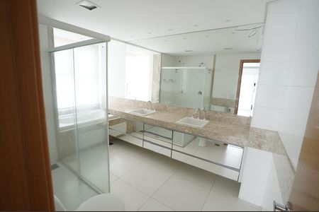 Apartamento à venda com 190m², 3 quartos e 2 vagas