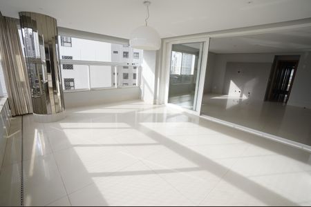 Apartamento à venda com 190m², 3 quartos e 2 vagas